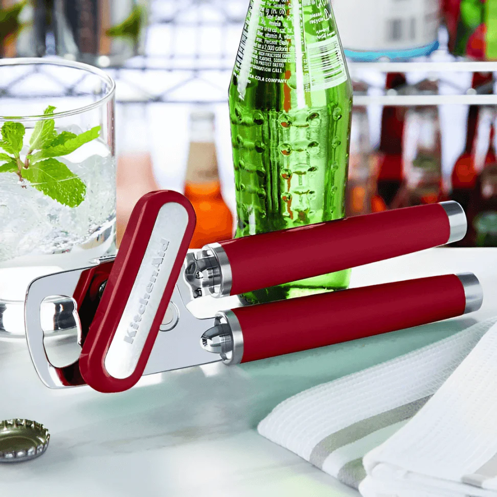Abridor de Latas e Garrafas Clássico Vermelho KitchenAid - Image 2
