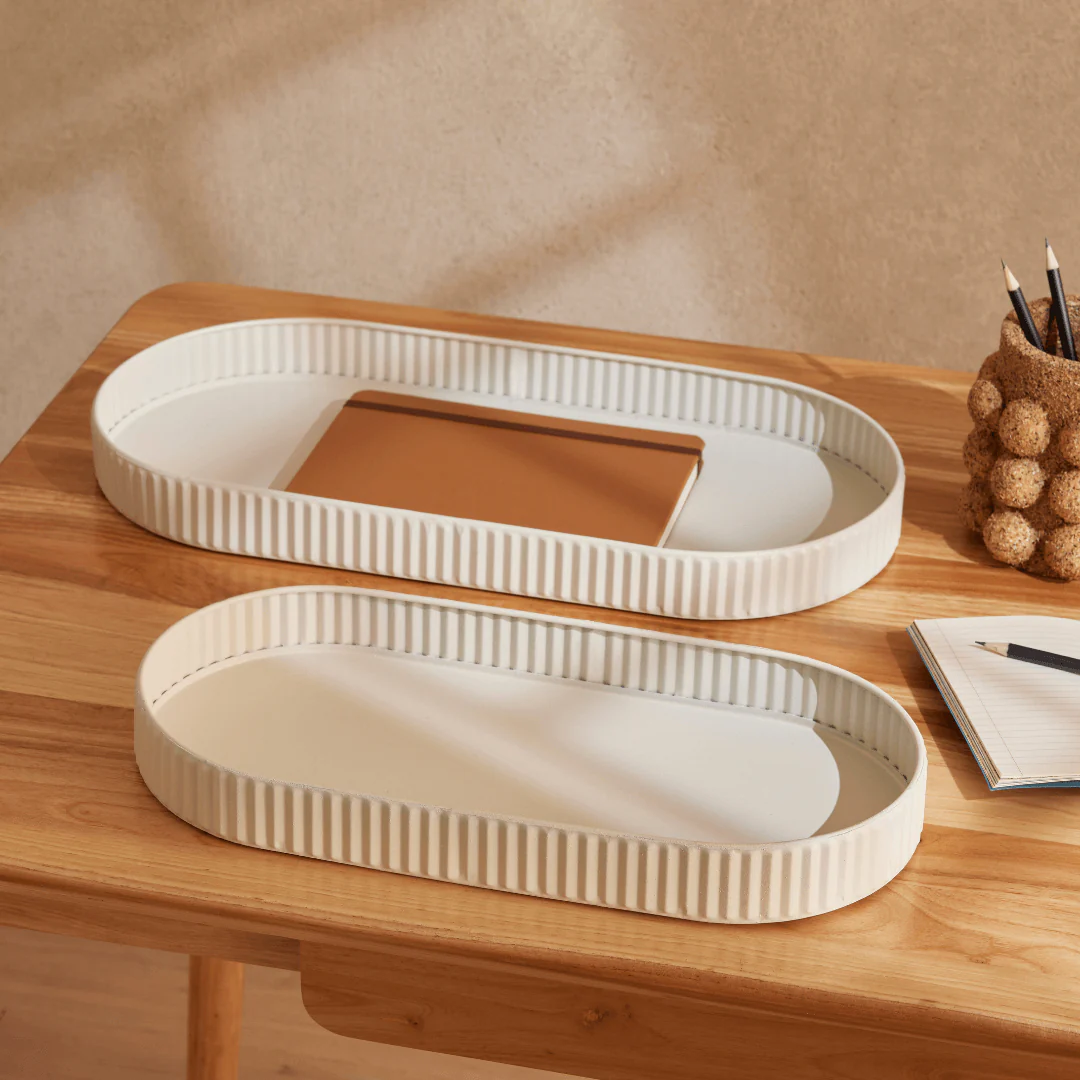 Bandeja Decorativa Oval de Metal Off-White 38cm