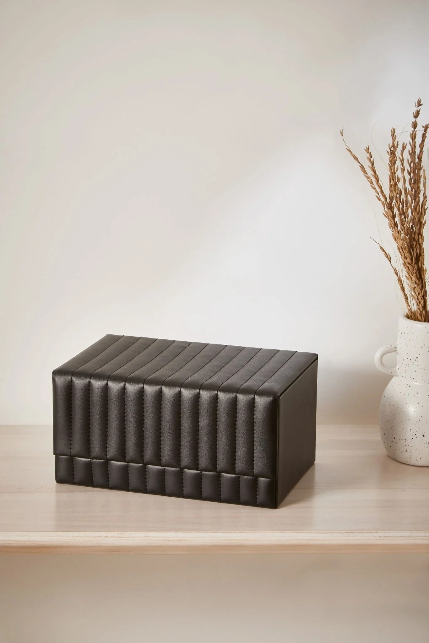 Caixa em MDF com Revestimento em PU Preta 18cm - Image 2