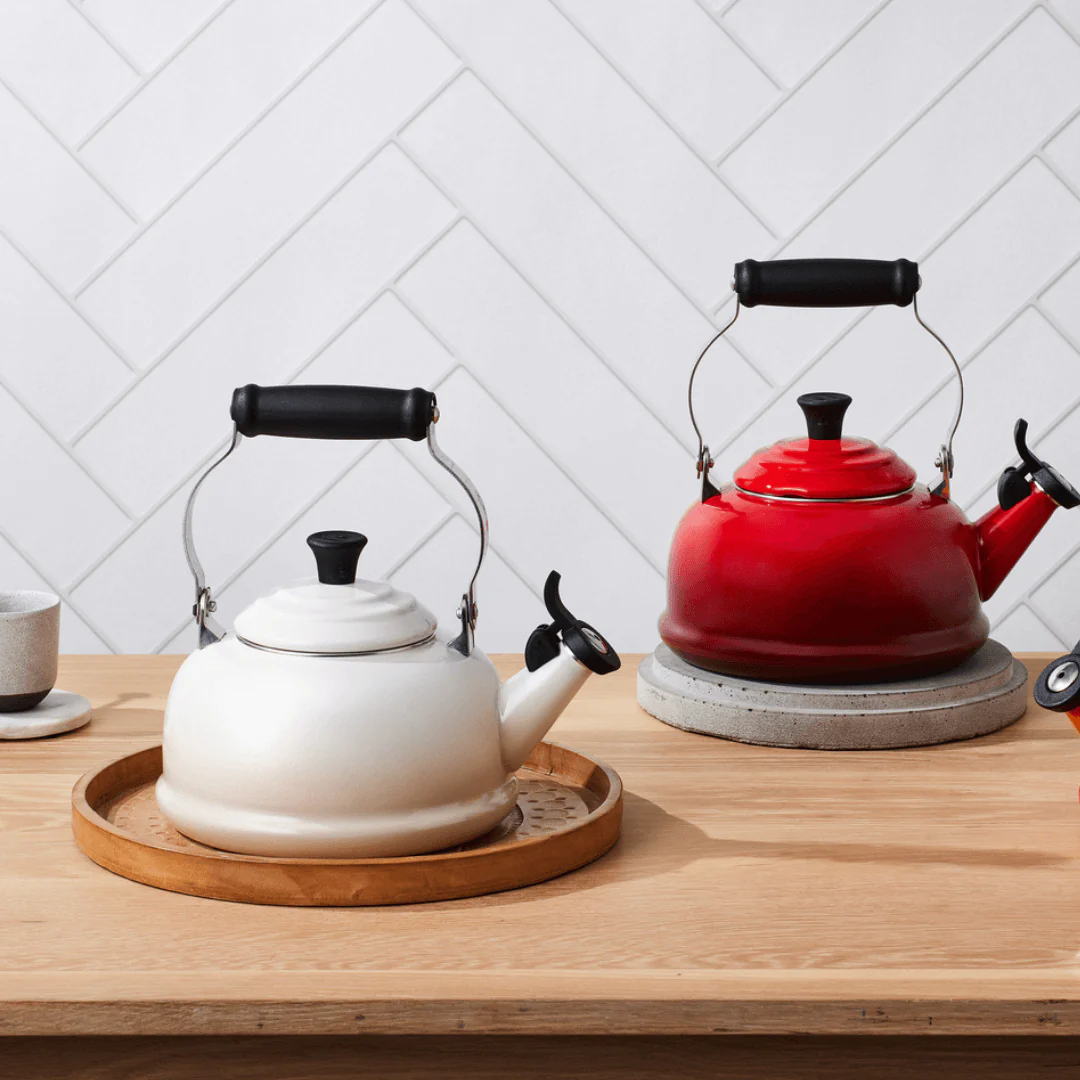 Chaleira Classica com Apito Meringue 1,6 Litros Le Creuset - Image 3
