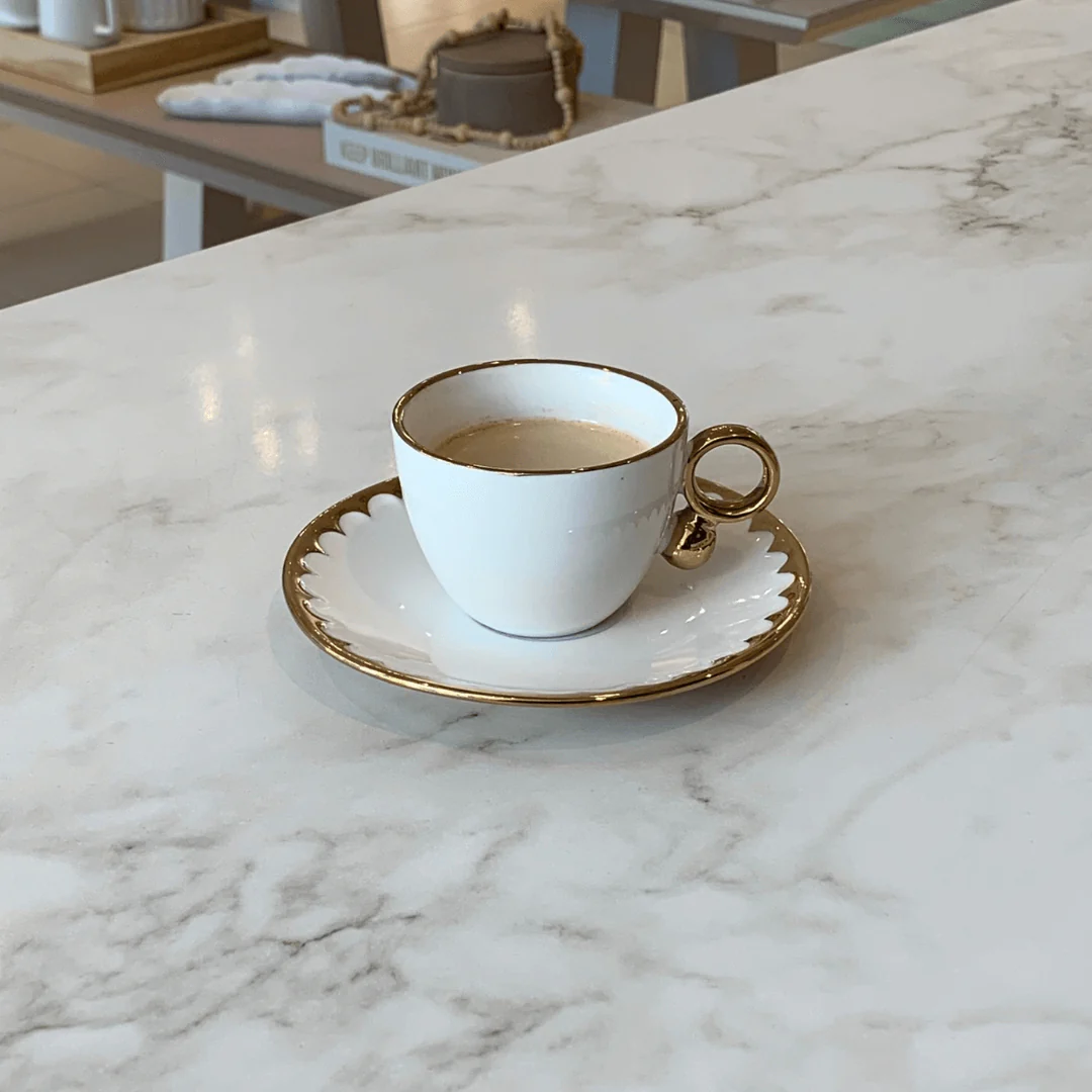 Jogo de Xícaras e Pires Para Café Porcelana Branco e Dourado 90ml Linha Egg 6 Peças - Image 4