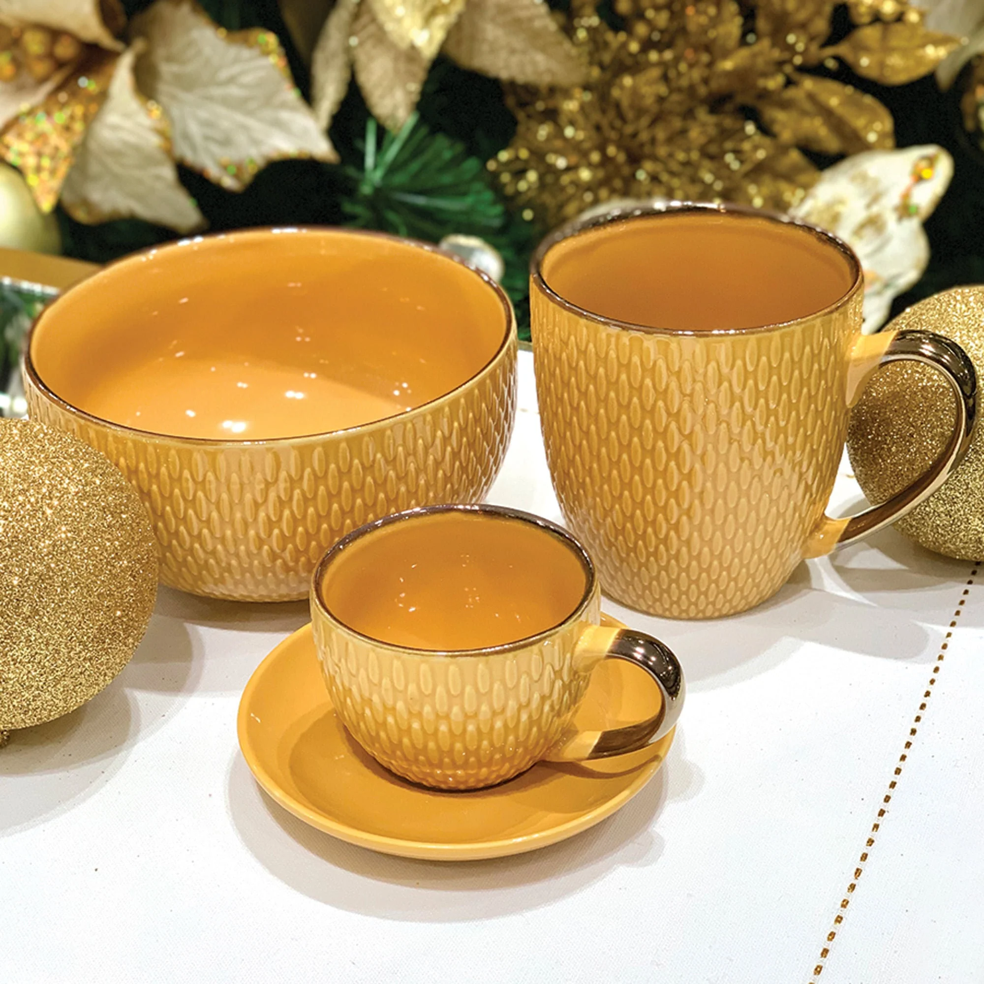 Conjunto 4 Xícaras de Café Com Pires Porcelana Amarelo Drops com Detalhe Metalizado - 90ml - Image 3