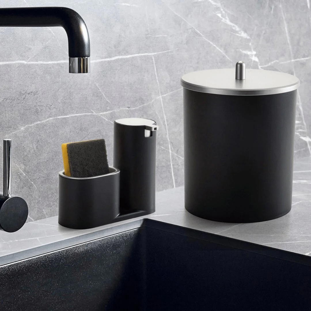 Dispenser Para Detergente E Bucha Preto Com Cromado Conceito - Image 3