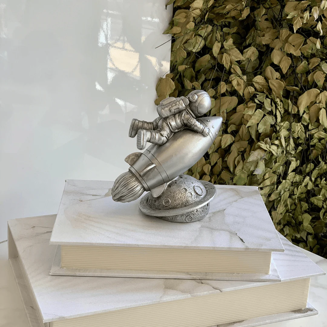 Escultura Astronauta Foguete Decorativo Cromado 14cm - Image 2