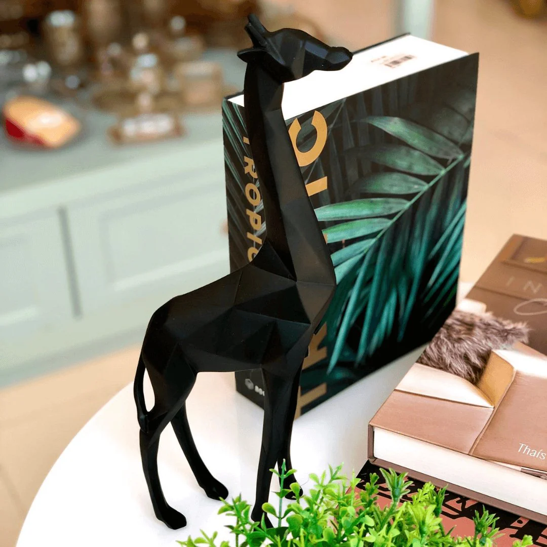 Escultura Girafa em Poliresina Preto 38cm - Image 3