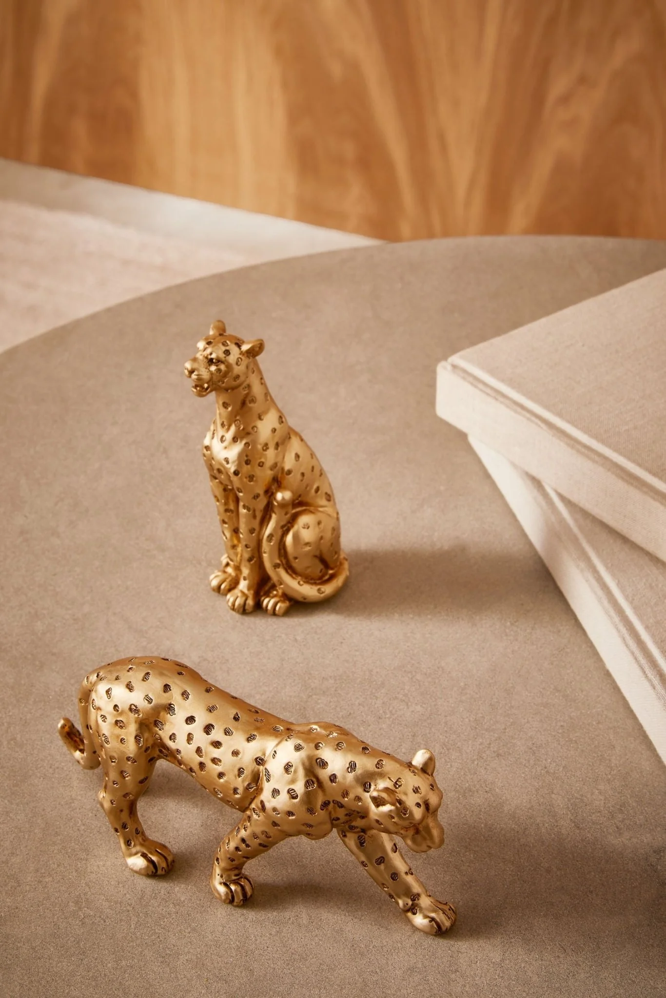 Escultura Leopardo em Poliresina Dourada 15cm - Image 2