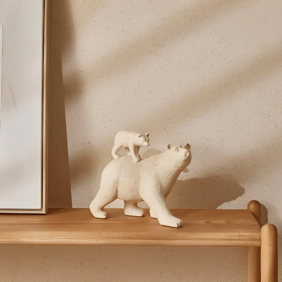 Escultura Ursos em Poliresina Branco 24cm