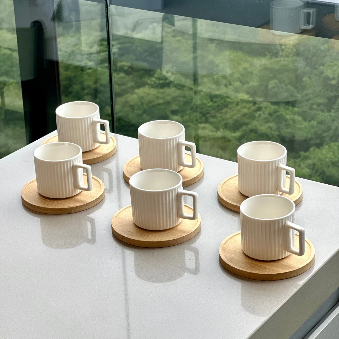 Jogo 6 Xicaras de Café Branca em Porcelana com Pires de Madeira 90ml