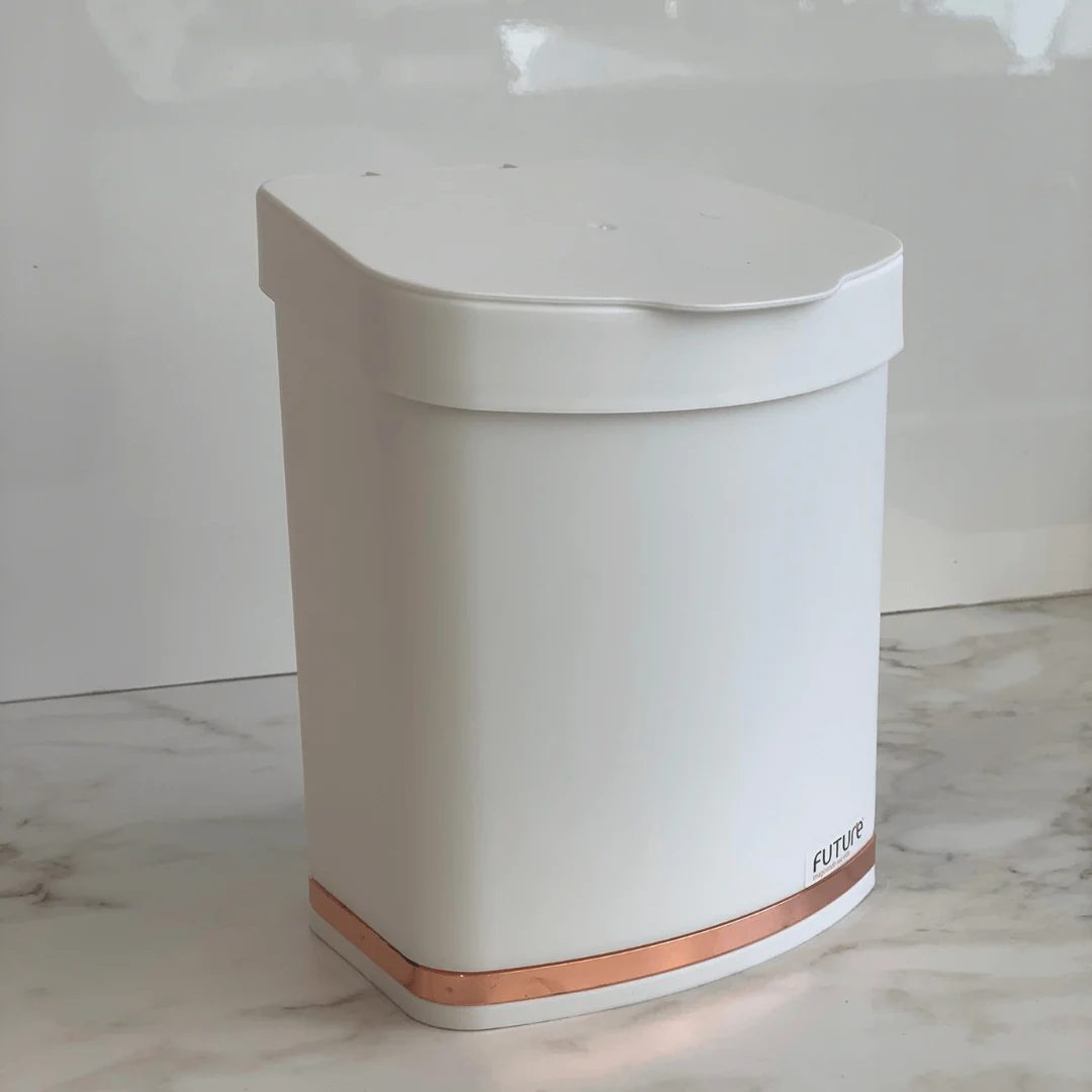 Lixeira 2,5 Litros Branca Com Faixa Rose Gold