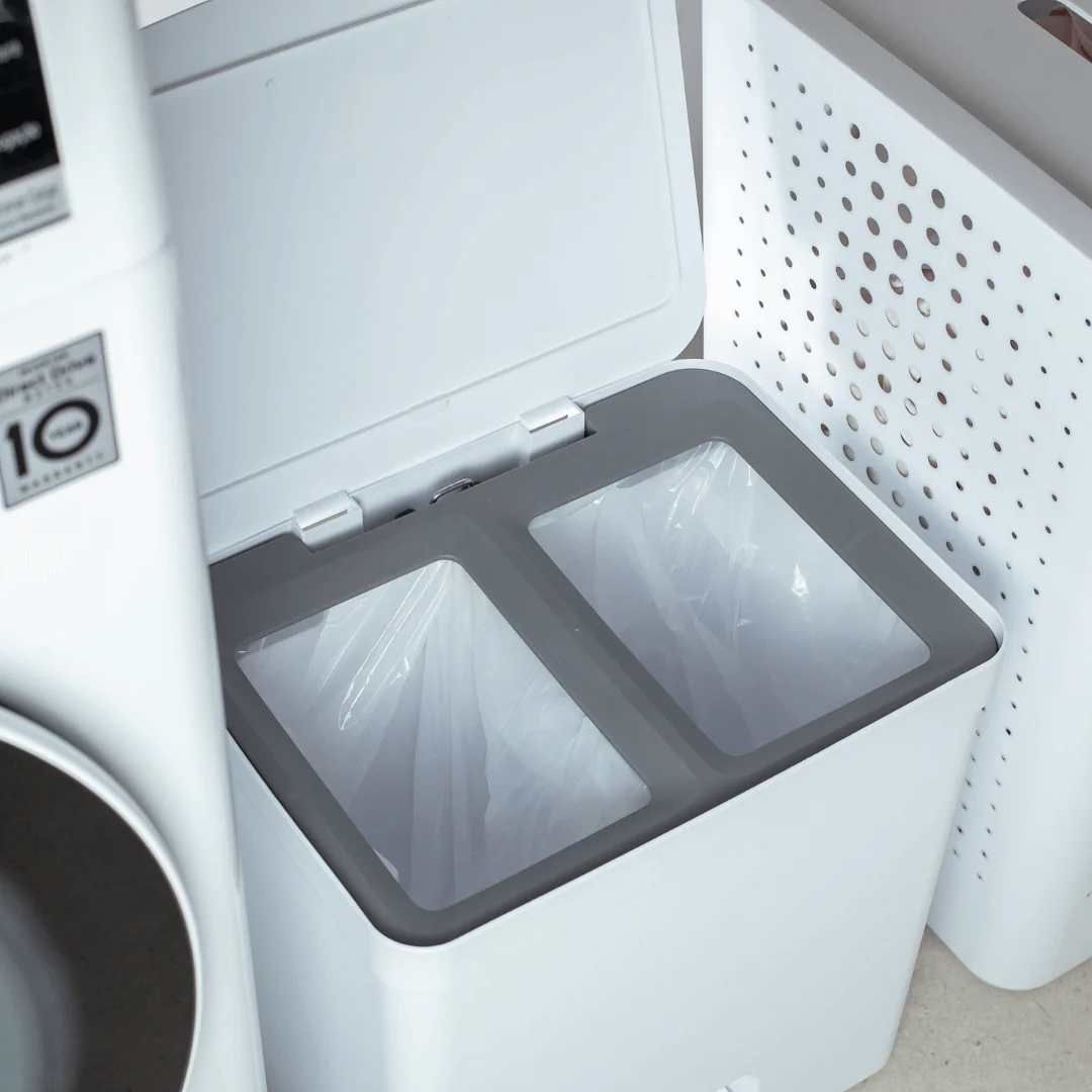 Lixeira de Pedal Trium Duplo Compartimento Branco 20 Litros - Image 3
