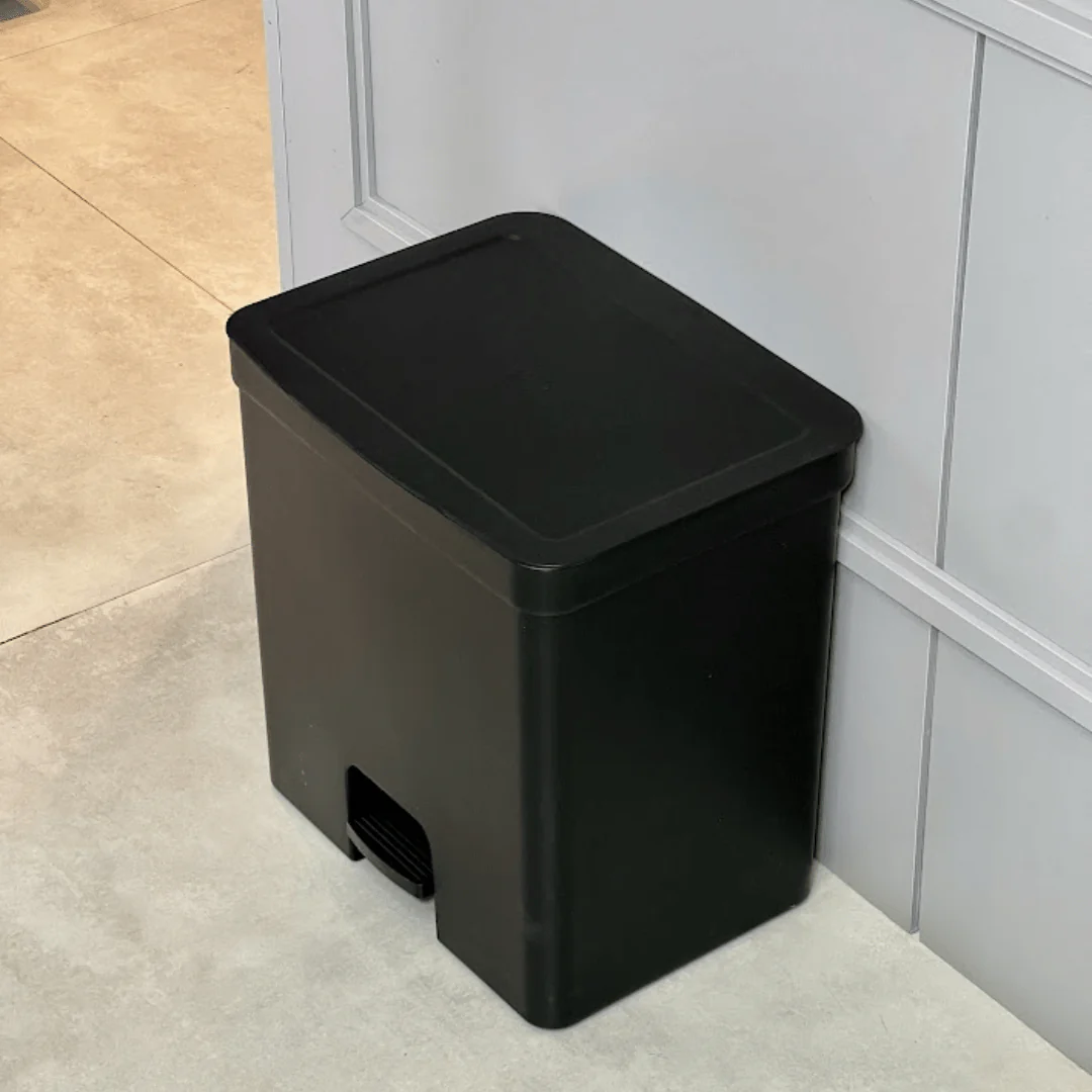 Lixeira de Pedal Trium Duplo Compartimento Preto 20 Litros - Image 11