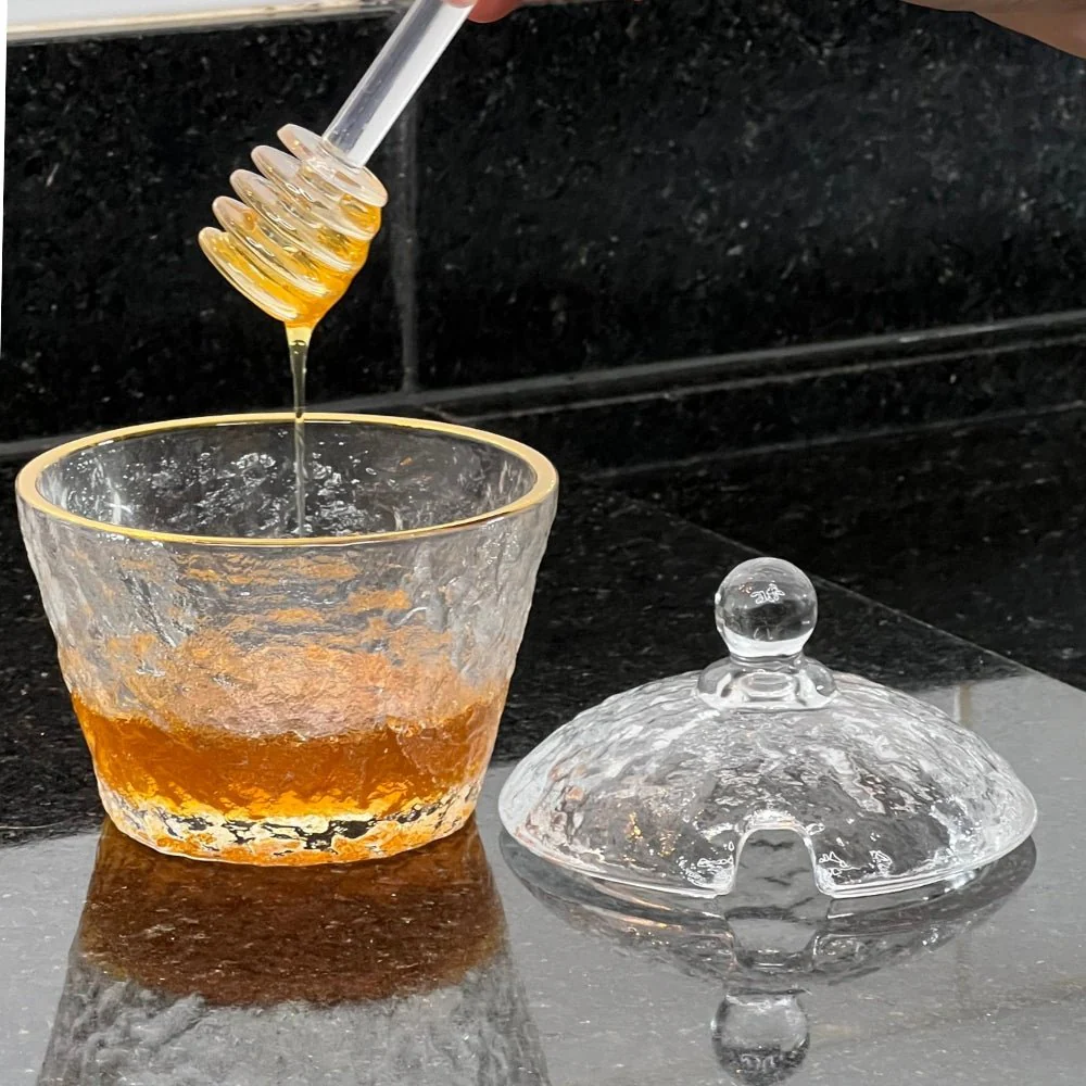Meleira de Cristal Martelado com Colher e Tampa com Fio de Ouro Petra - Image 6