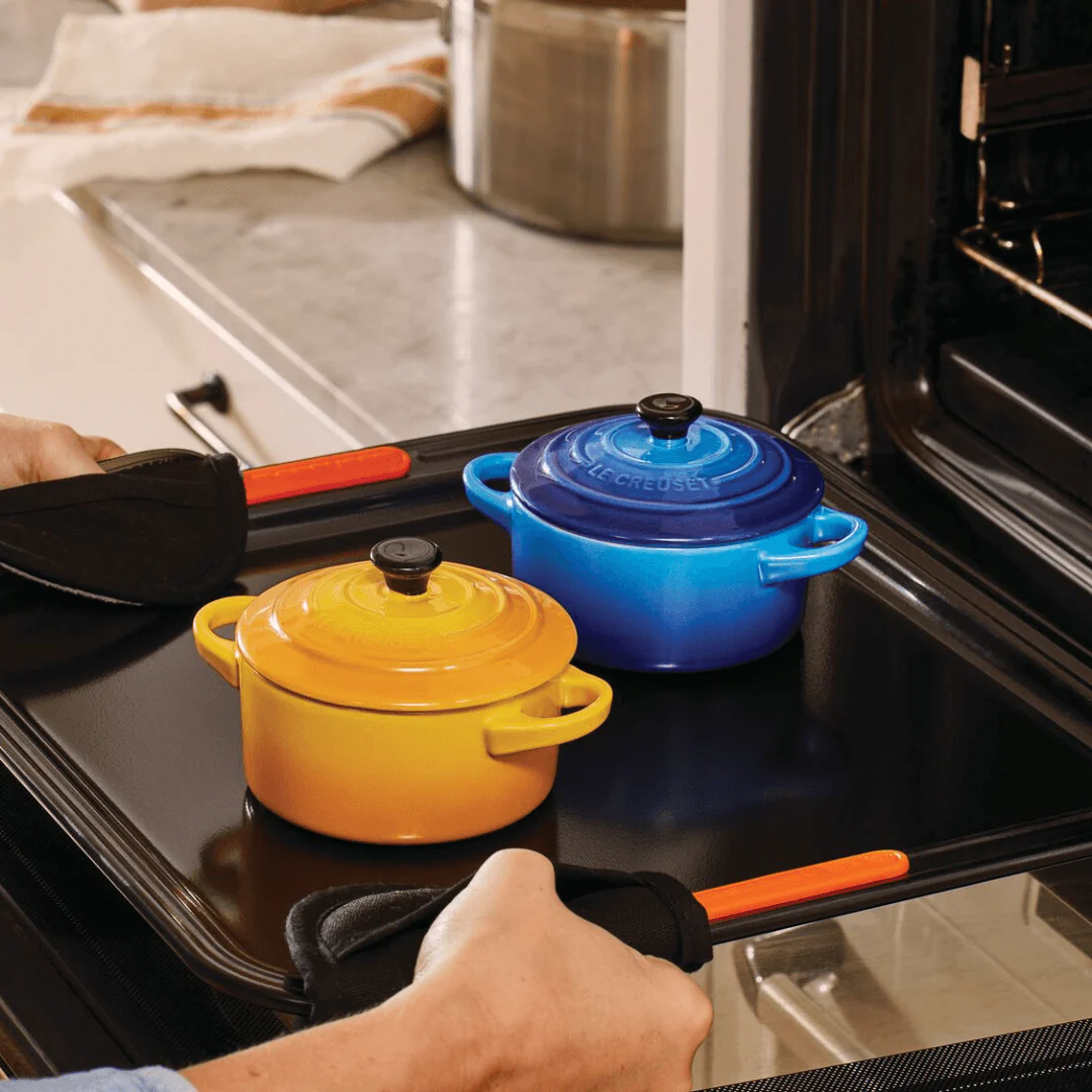 Mini Cocotte Caçarola Cerâmica Azul Marseille com Pegador Preto 14cm Le Creuset - Image 3