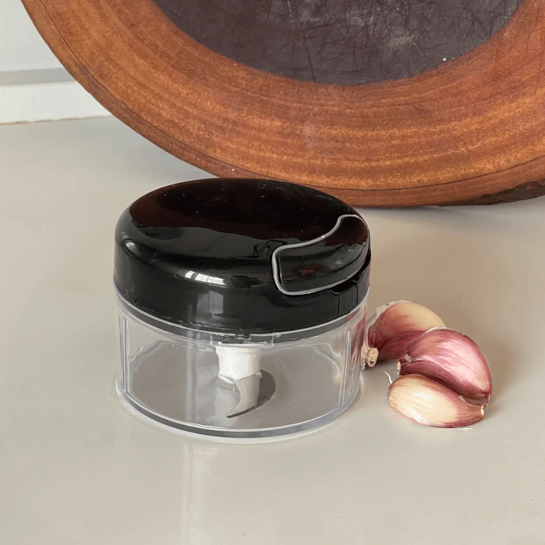 Mini Processador de Alimentos Manual em Plástico com 2 Laminas Preto e Cinza 200ml - Image 3