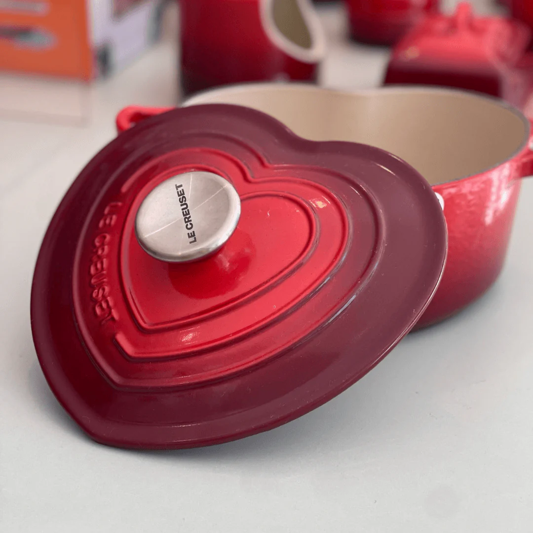 Panela Coração com Pegador de Aço Vermelha 25cm Le Creuset - Image 3