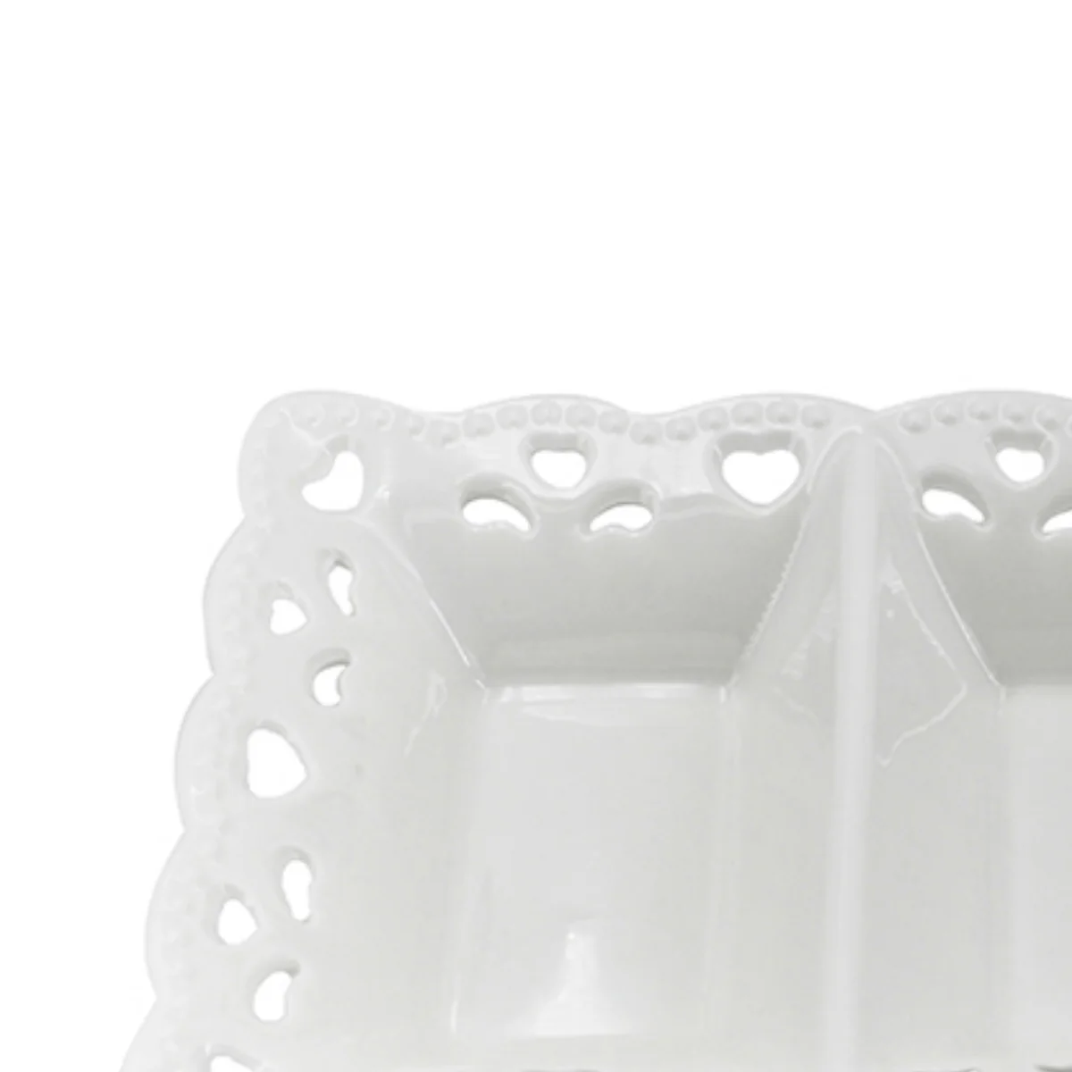 Petisqueira com 3 Divisórias em Porcelana Branca Detalhes Coração - 25,7 cm - Image 2