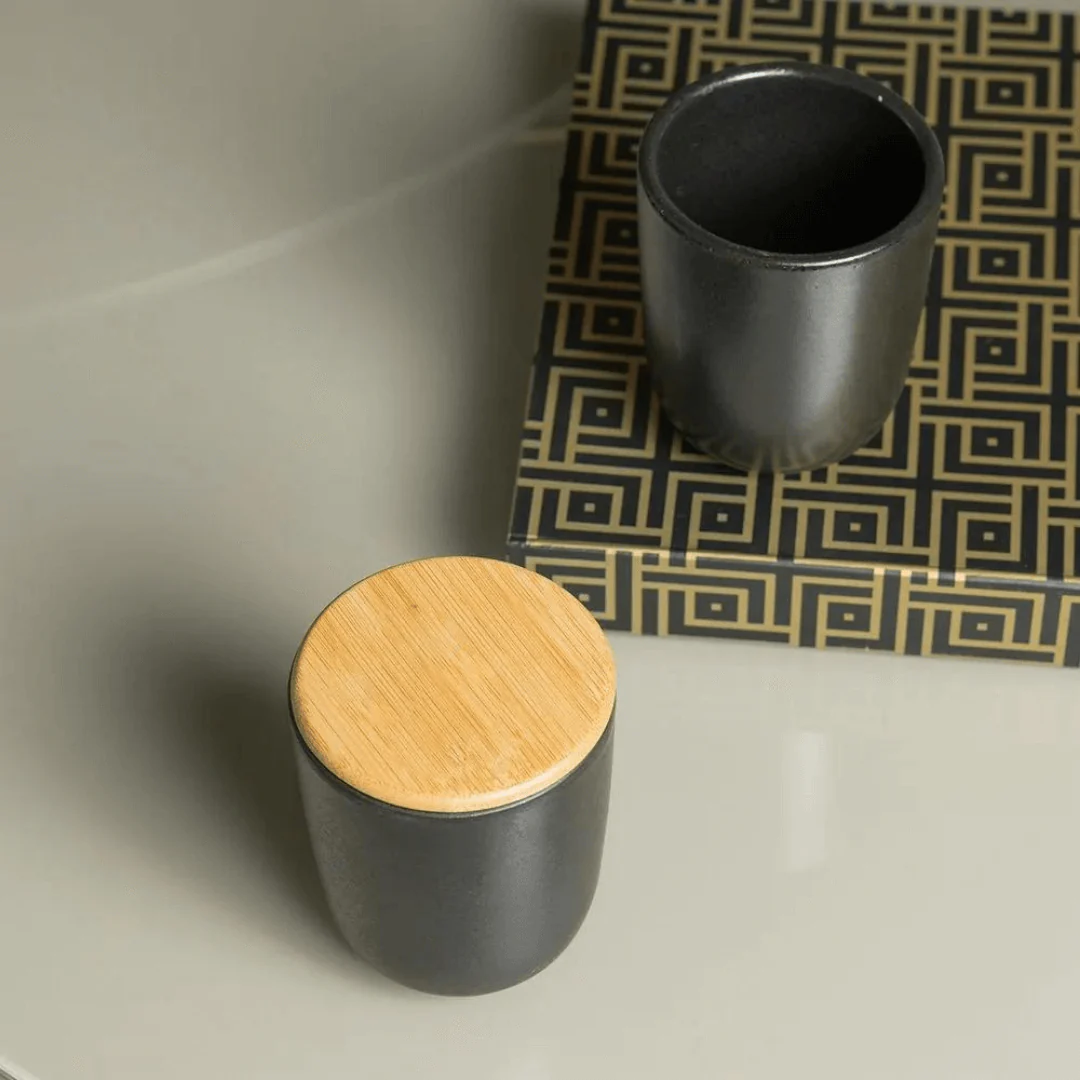 Porta Algodão e Cotonete Cerâmica com Tampa de Bambu Preto Marmorizado - Image 2