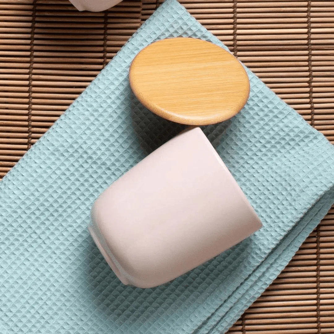 Porta Algodão em Cerâmica Rosa com Tampa de Bambu Osaka - Image 2