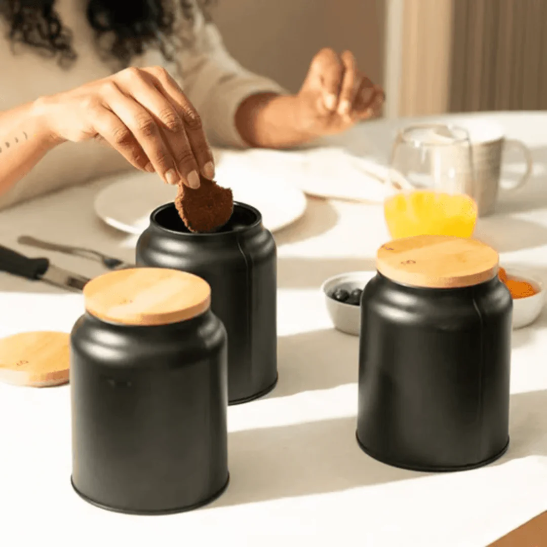 Pote Hermético para Snacks Sense 1,1 Litros Preto - Image 8