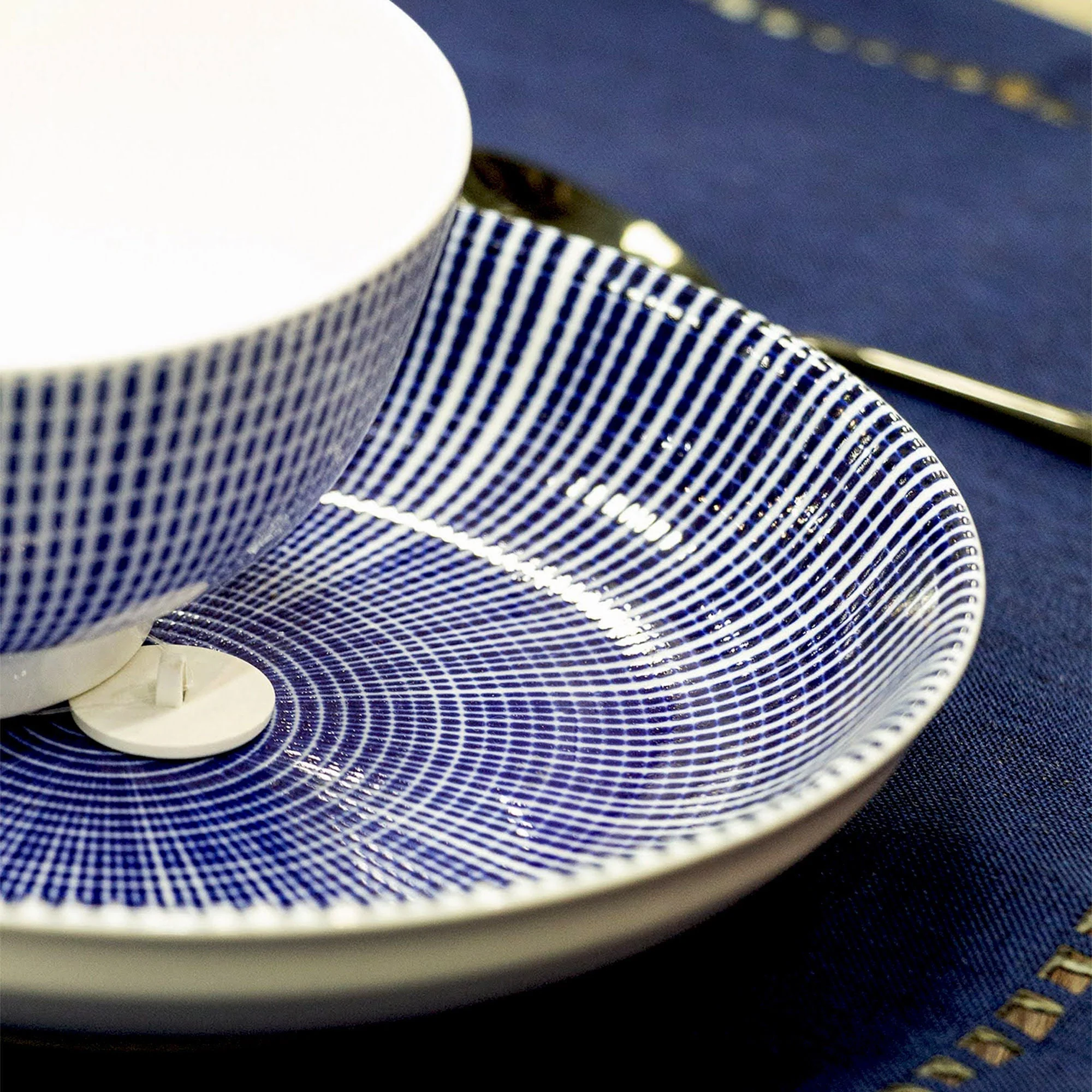 Prato para Sobremesa de Porcelana Atlantis Azul 18 cm x 3,5cm - Image 4