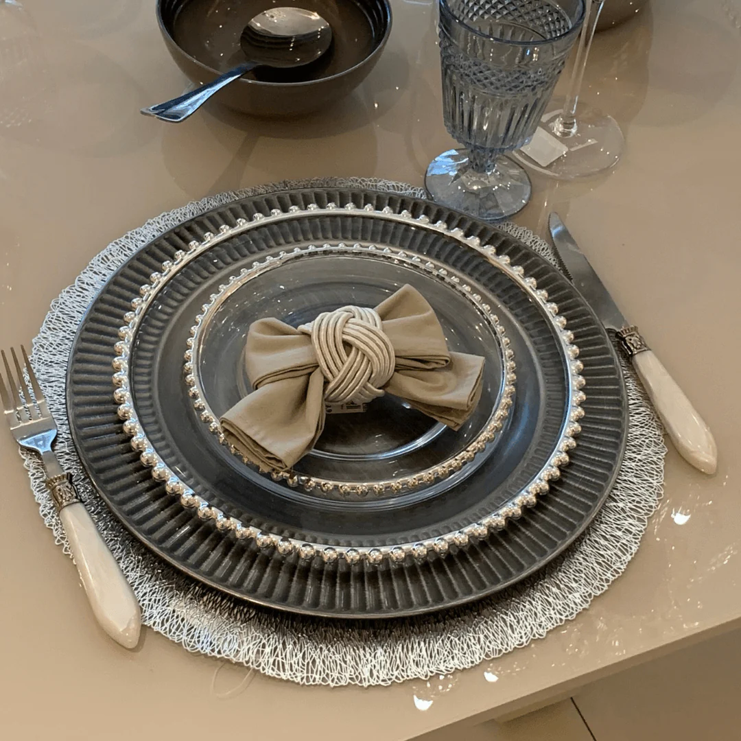 Prato Raso Cristal com Borda Bolinha Prata Pearl - 27,6 cm - Image 3