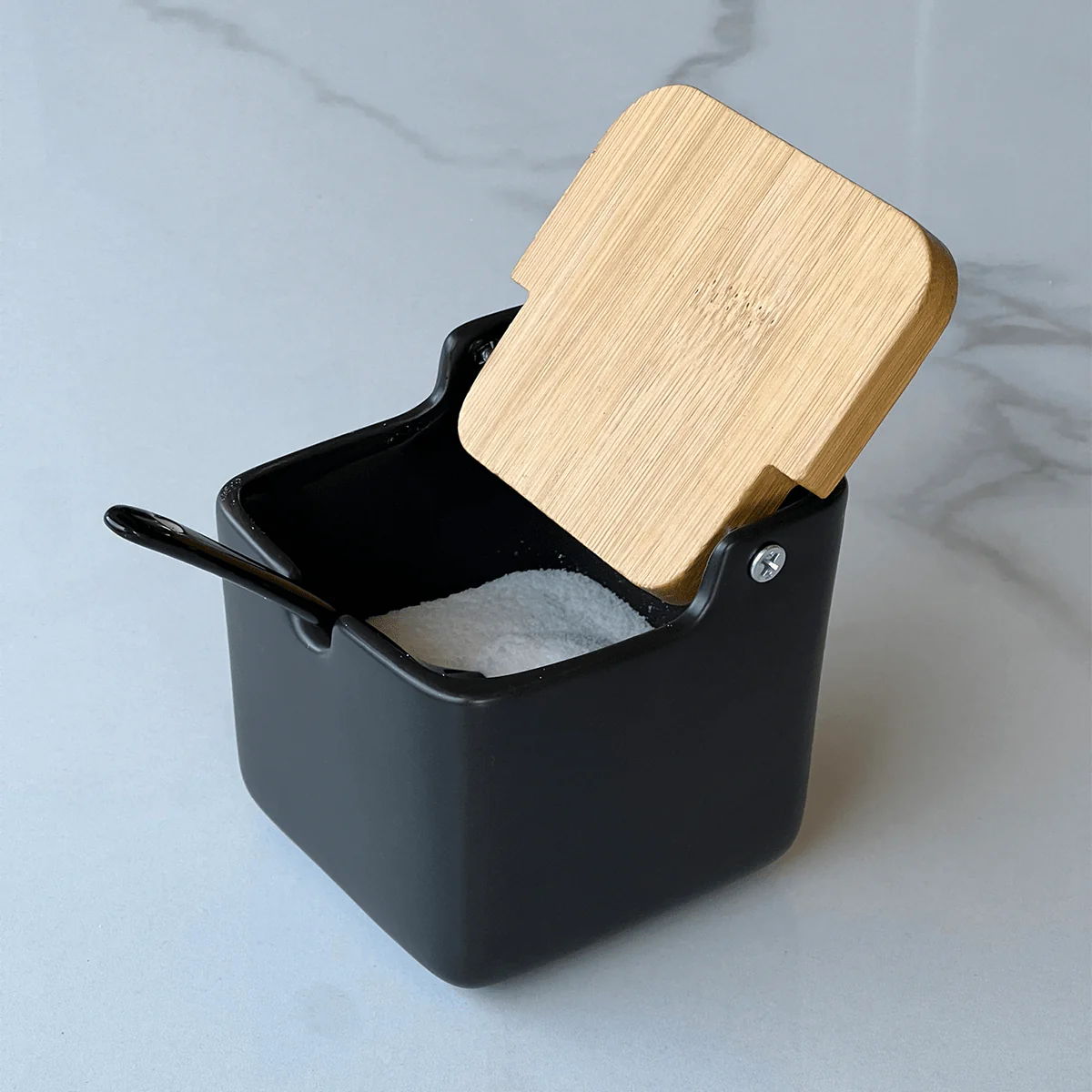 Saleiro de Porcelana Manhattan Preto com Tampa de Bambu 270ml - Image 2
