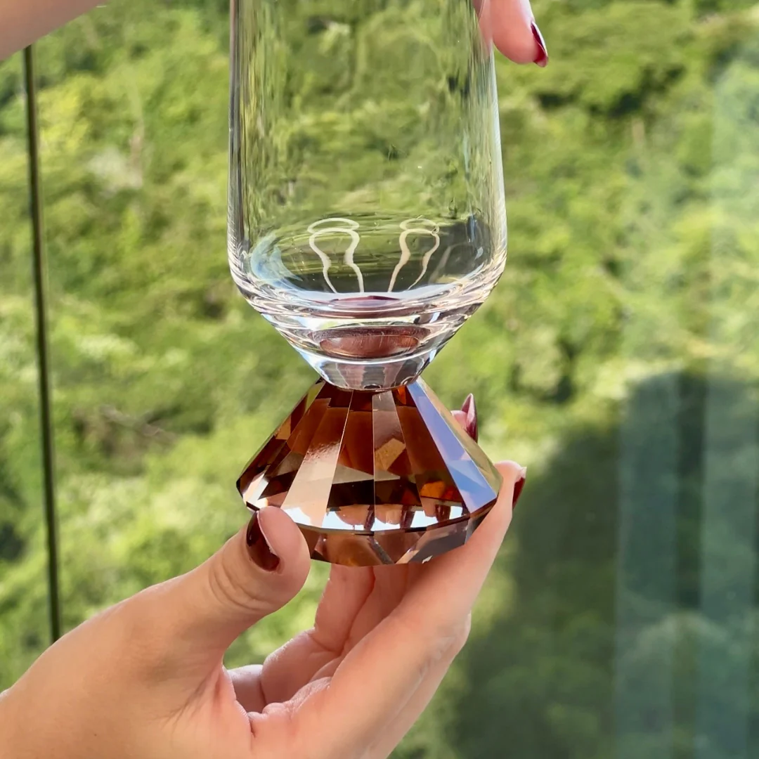 Taça Copo de Vidro para Champanhe com Base Diamante Âmbar 250ml - Image 3