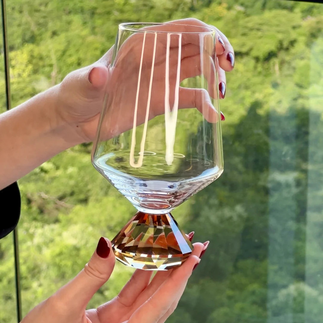 Taça de Vidro para Vinho Tinto Diamante Âmbar - Image 3