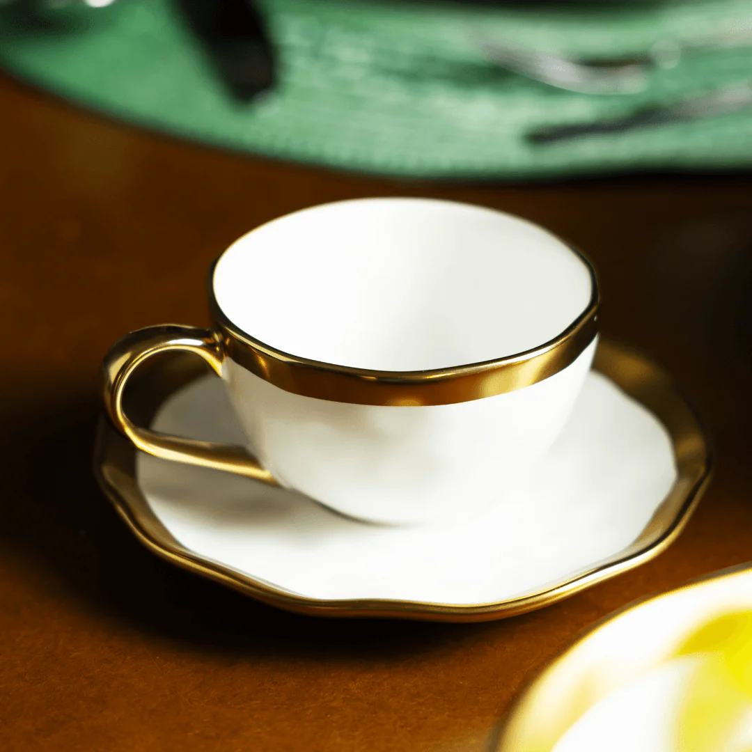 Xícara de Chá com Pires em Porcelana Dubai Branco e Dourado 200ml - Image 3